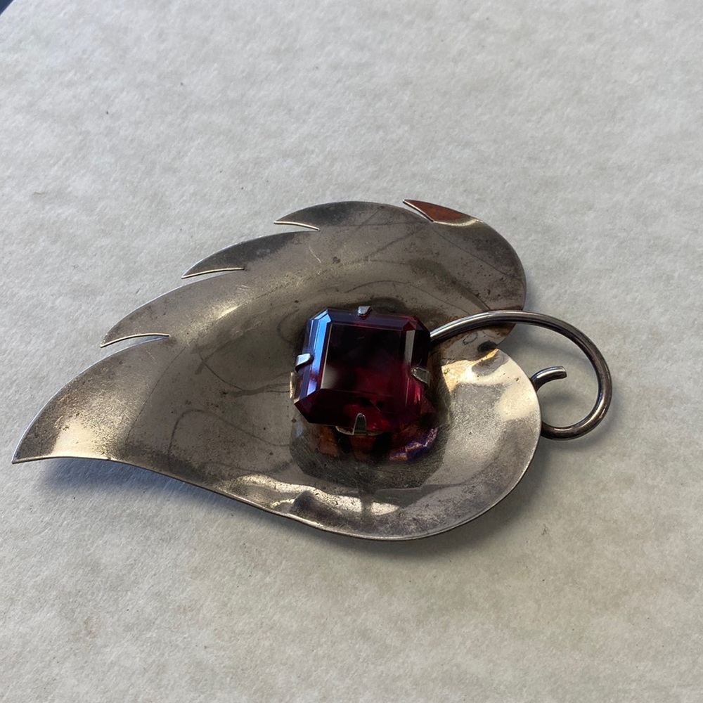 Large sterling silver 925 amethyst leaf brooch